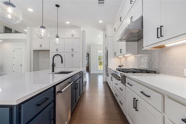 Building Photo - 7043 Foundry Dr