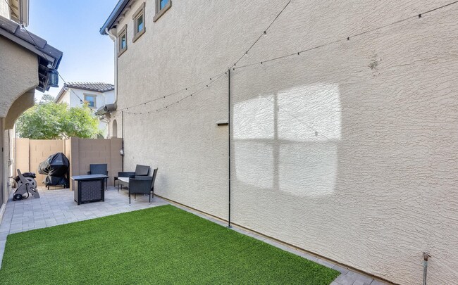 Building Photo - The Space You Need, the Location You Want
