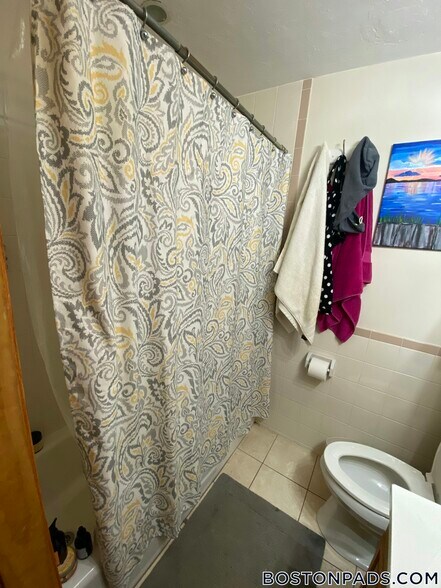 Building Photo - 61 Anderson St