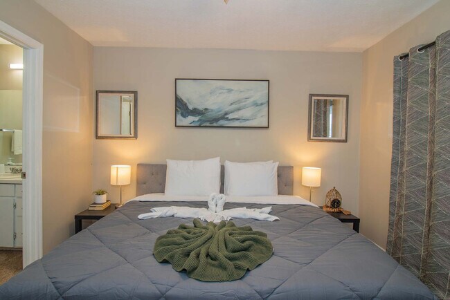 Building Photo - 1930 16th Ave