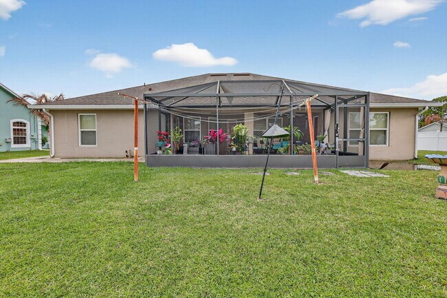 Building Photo - 5547 NW Cordrey St