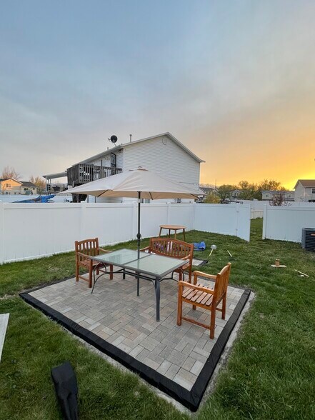 Building Photo - 249 Sunstone Cir