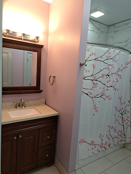 Bathroom - 303 E Lincoln Ave