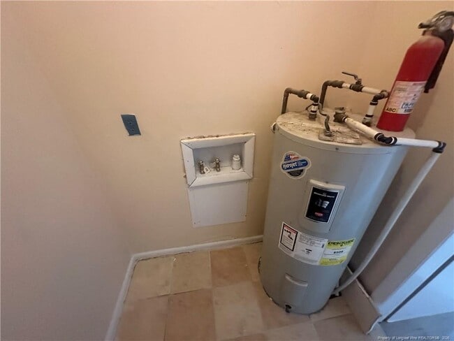 Building Photo - 6120 Conaway Dr