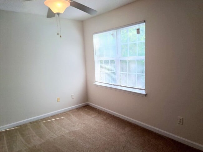 Building Photo - 302 Burley Dr