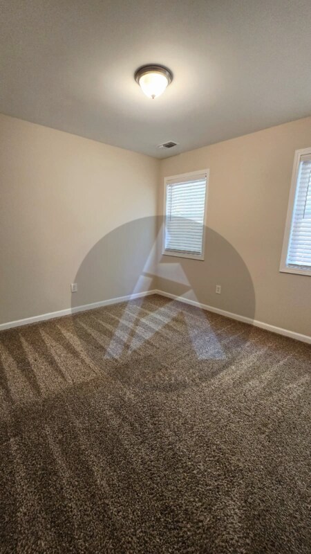 Building Photo - 2624 McGuire Dr