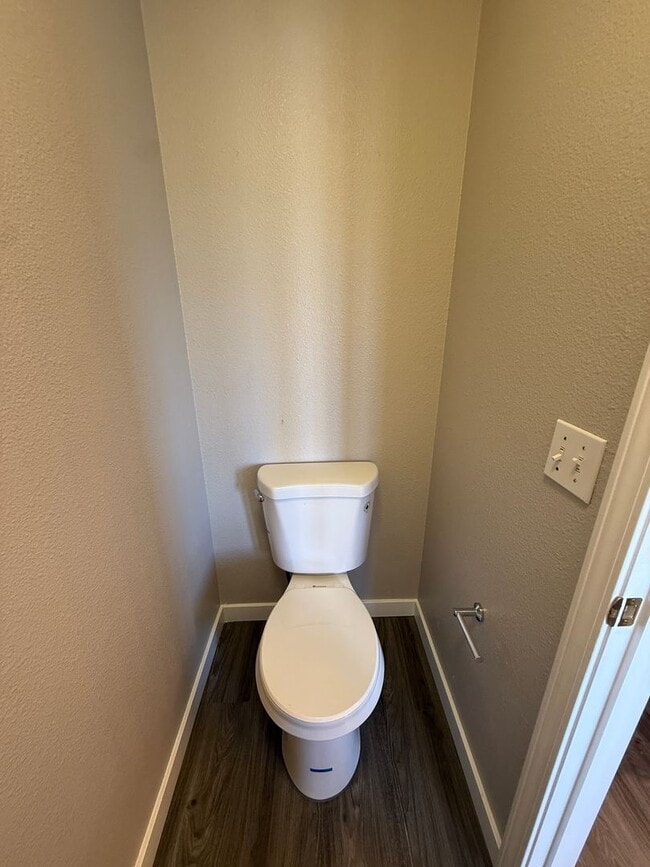 Building Photo - Beautiful River Oaks Large Two Story Home With Three Car Garage