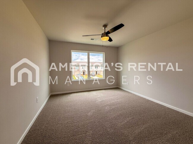 Building Photo - 105 River Grass Dr