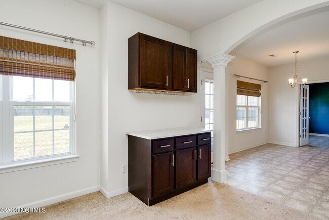 Building Photo - 101 E Point Estates Ct