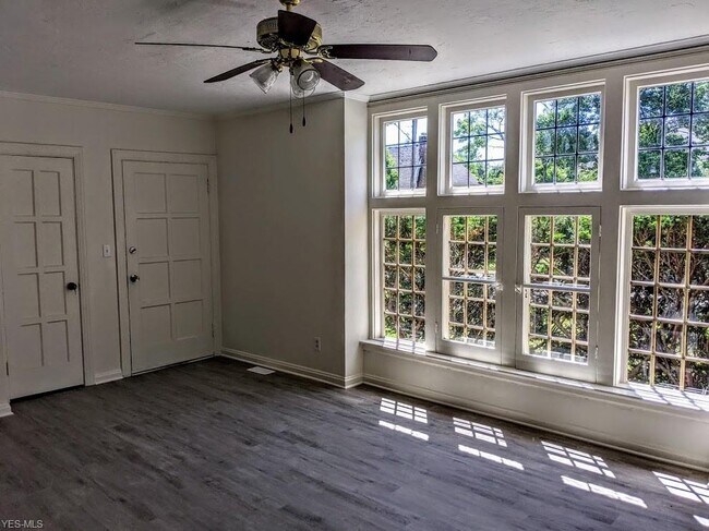 Building Photo - 3553 Ingleside Rd