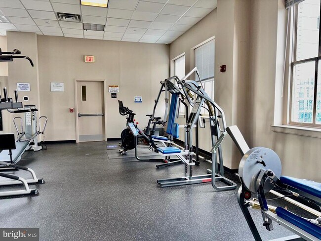 Building Photo - 111 S 15th St