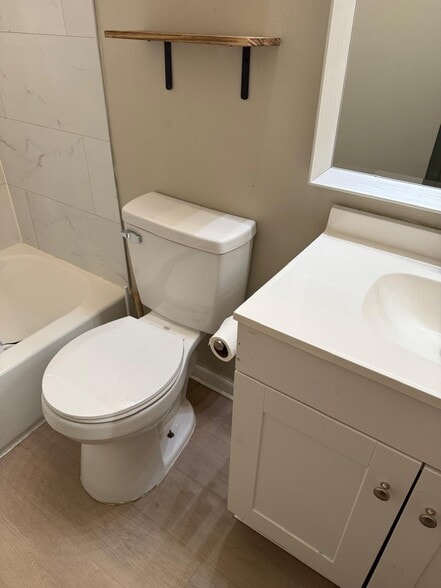 Fullattached bathroom with master bedroom - 149 Echelon Rd