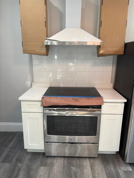 Building Photo - 30 Brown St