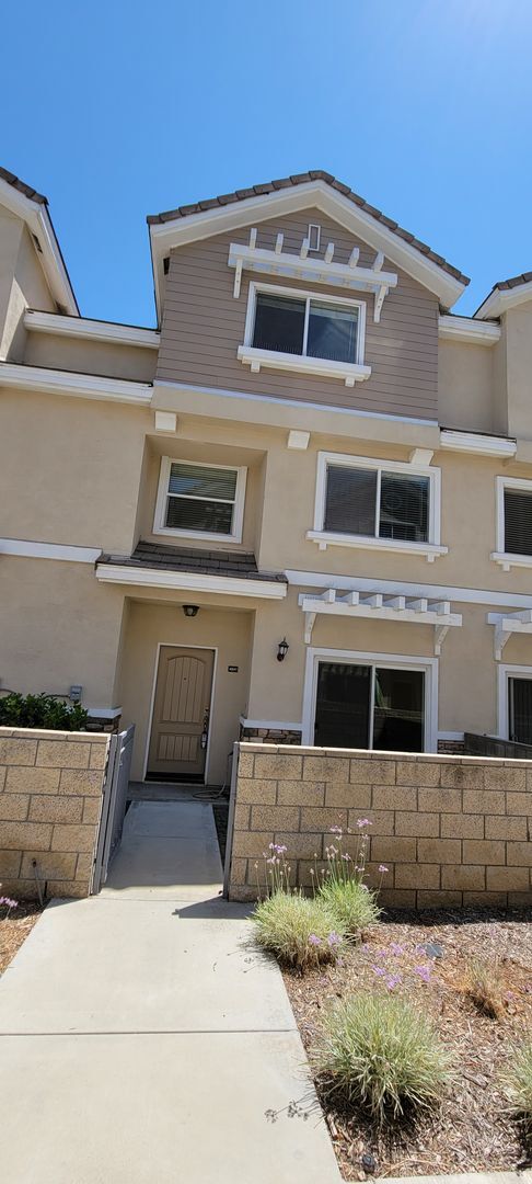 Building Photo - 4841 Sapphire Way