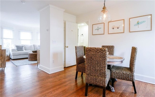 Building Photo - 45 1/2 2nd St