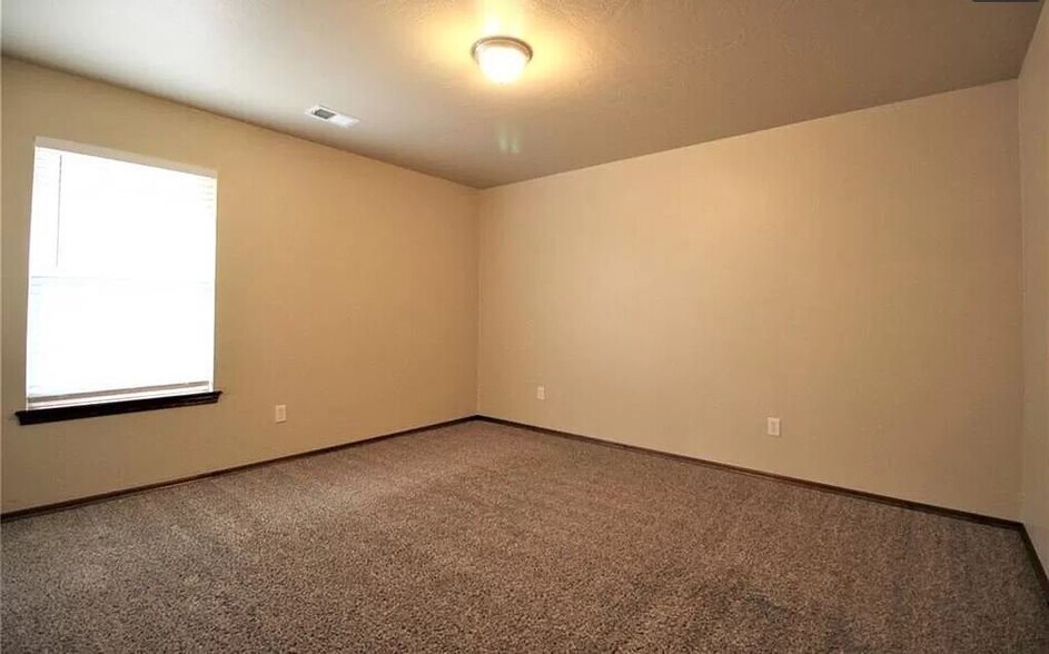 Building Photo - 2017 NW 176th Terrace