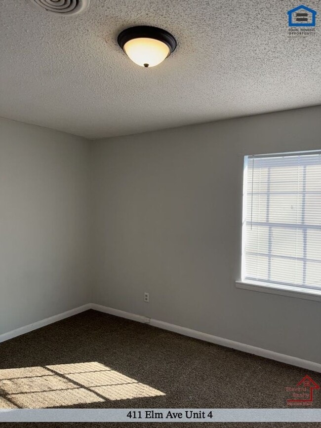 Building Photo - 411 Elm Ave