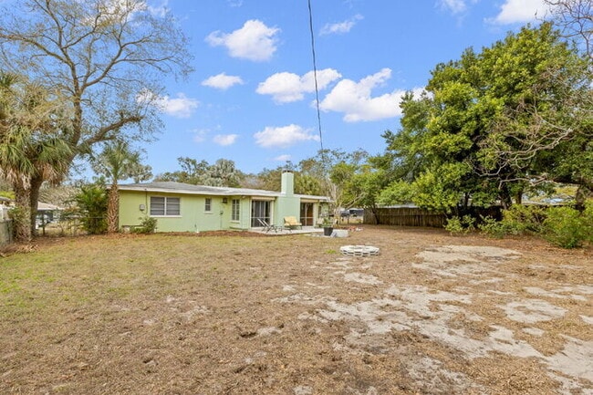Building Photo - FULLY FENCED Home For Rent in Clearwater!