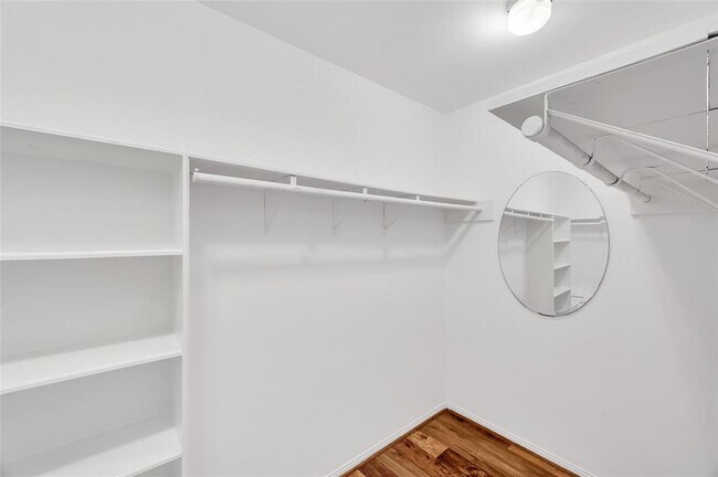 Building Photo - 14719 Barryknoll Ln