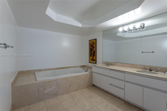 Building Photo - 16711 Collins Ave