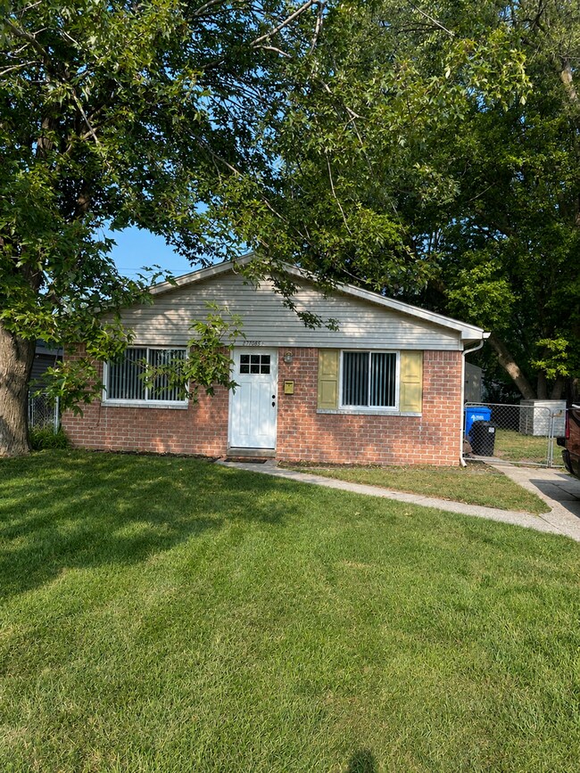 Building Photo - Charming 3-Bedroom Home with Updated Throughout & Fenced Yard!