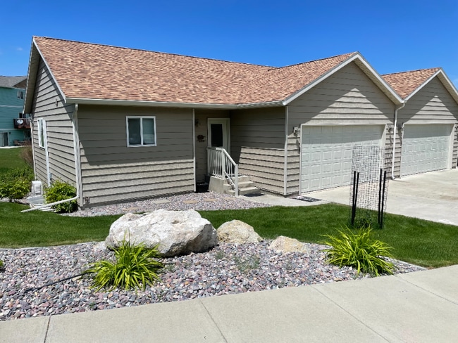 Primary Photo - 60 Dayspring Loop