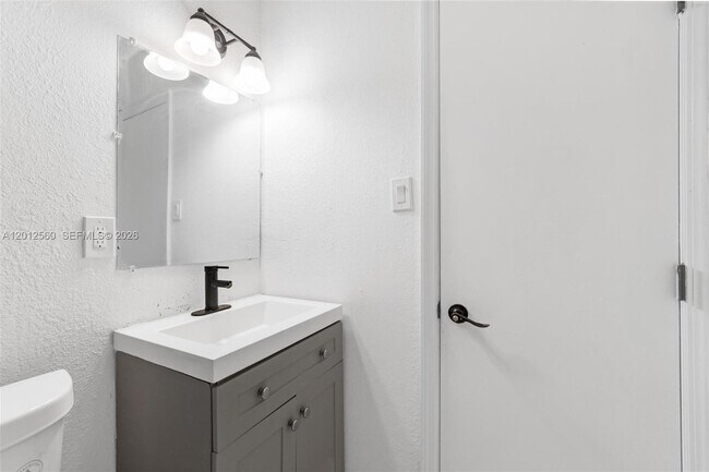Building Photo - 4530 SW 25th St