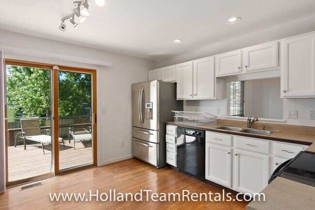 Building Photo - Large Home in Stonegate!