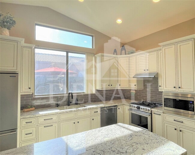 Building Photo - 1506 N Sierra Heights