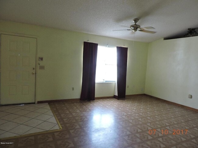 Building Photo - 272 High Rd NW