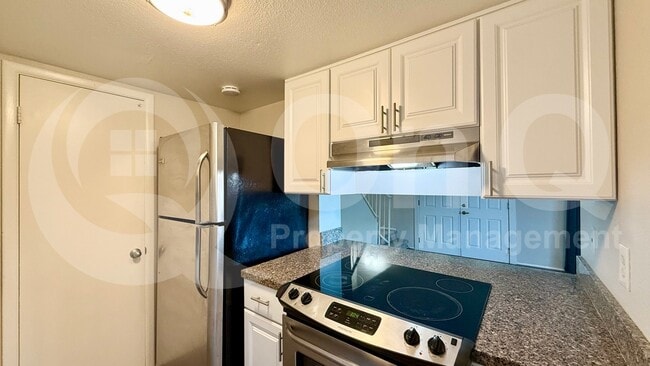 Building Photo - 5304 W Hearn Rd