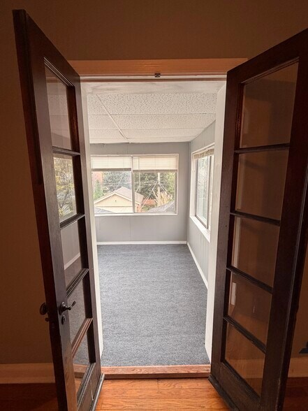 Building Photo - 6618-6620 Devonshire Ave