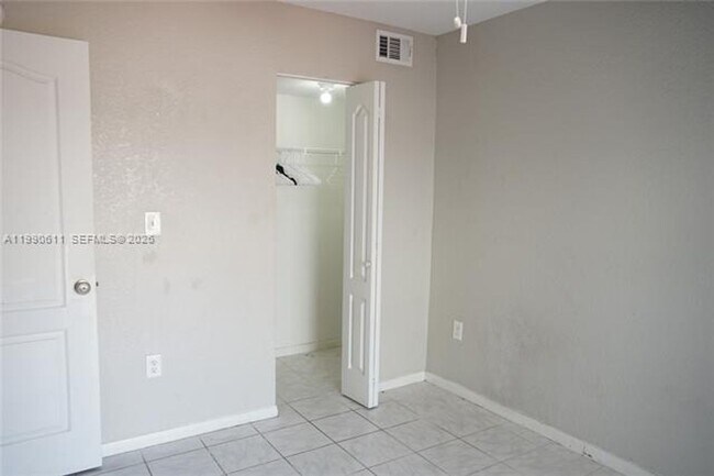 Building Photo - 331 NW 82nd Ave