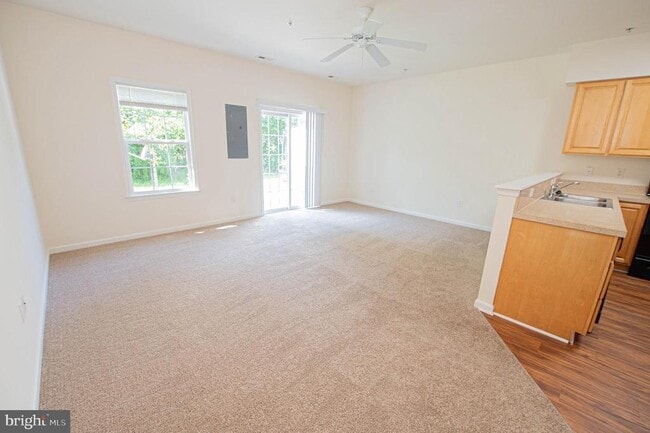 Building Photo - 420 Parkview Ct