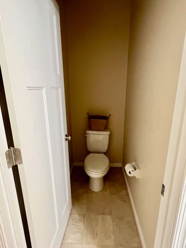 Building Photo - 3BD/2.5BA End Unit Condo in Harbor Walk! B...