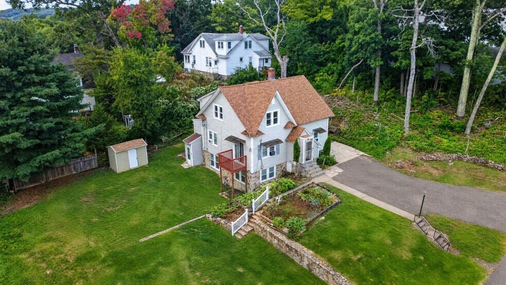 Building Photo - 53 Mohican Ave