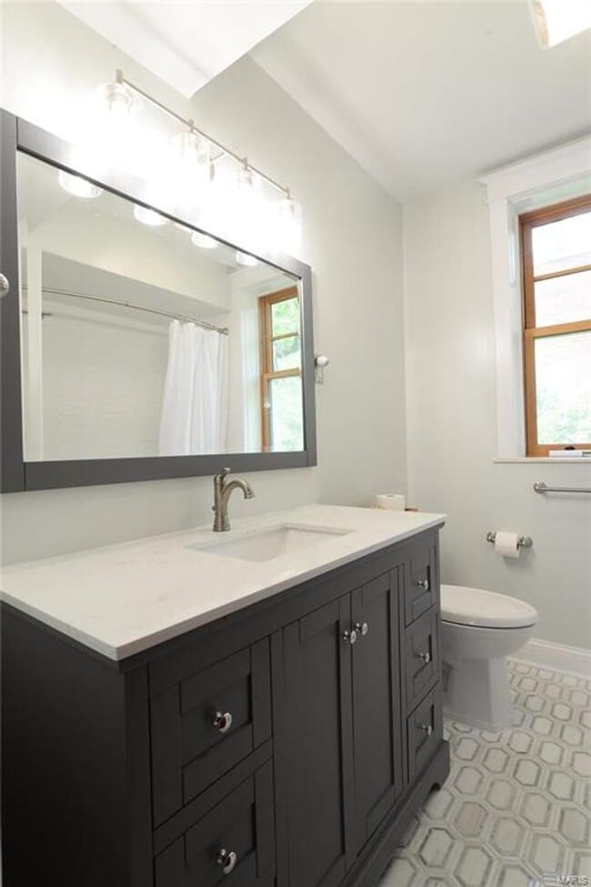 Building Photo - 418 Carswold Dr