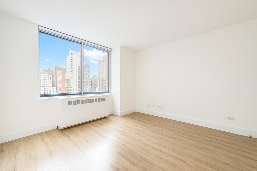 Building Photo - 1735 York Ave