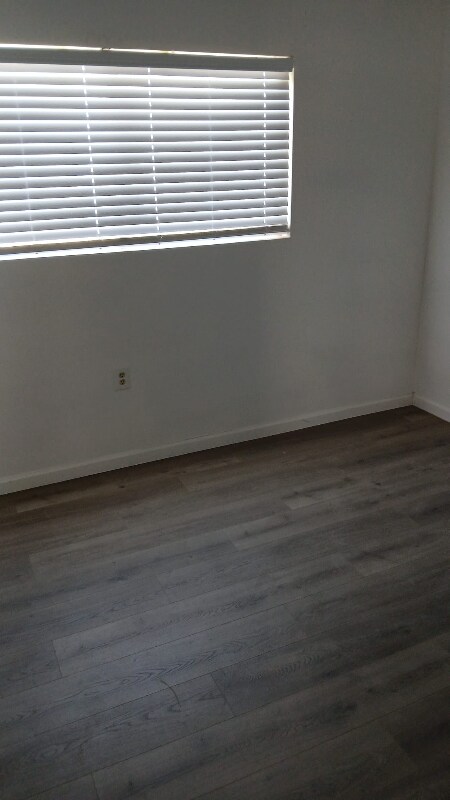 Building Photo - 190 W Alamo St