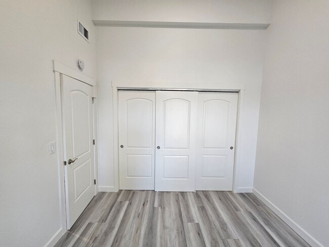 Building Photo - Gorgeous PRIVATE GATED COMMUNITY 3 Bed/2.5 Bath Townhome in Terrace Hills - San Jose