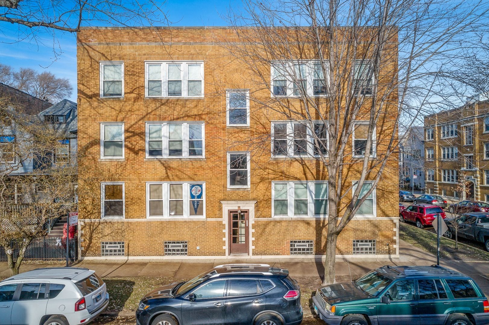 Building Photo - 3810 N Marshfield Ave