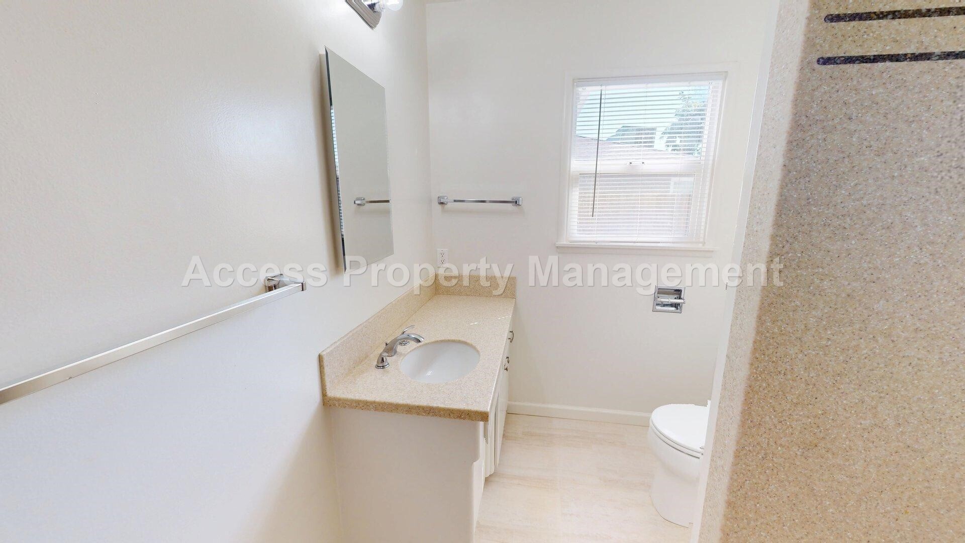 Building Photo - 2324 Bellamy St