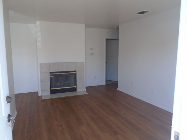 Building Photo - 2030 Wheelan Ct