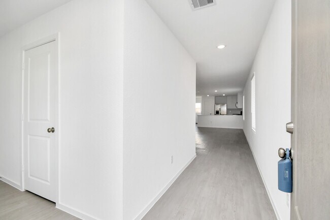 Building Photo - 1022 Gentle Nook Dr