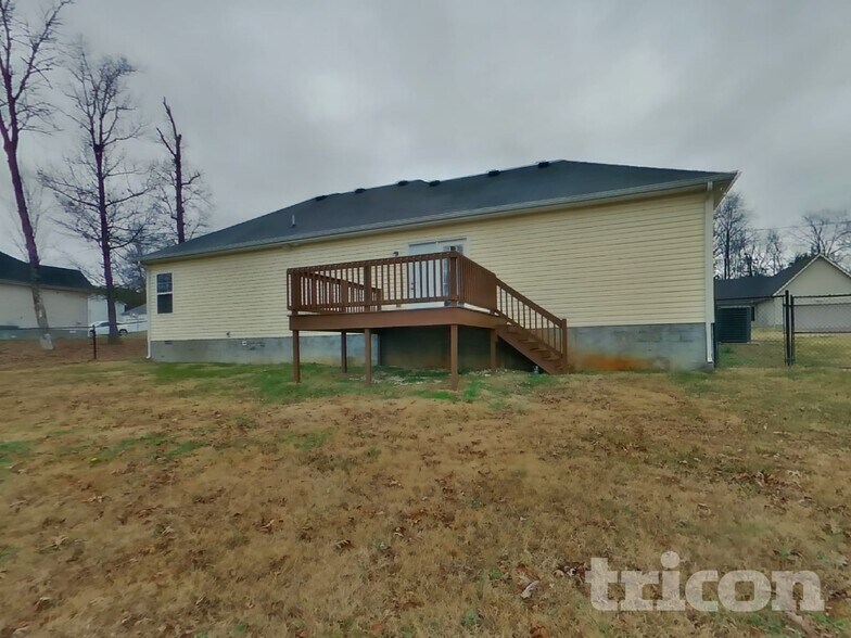 Building Photo - 414 Niagra Ln