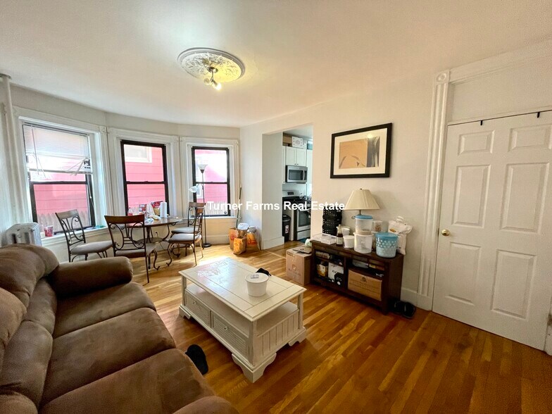 Building Photo - 40 Cedar St