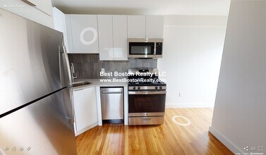 Building Photo - 9 Elmer St