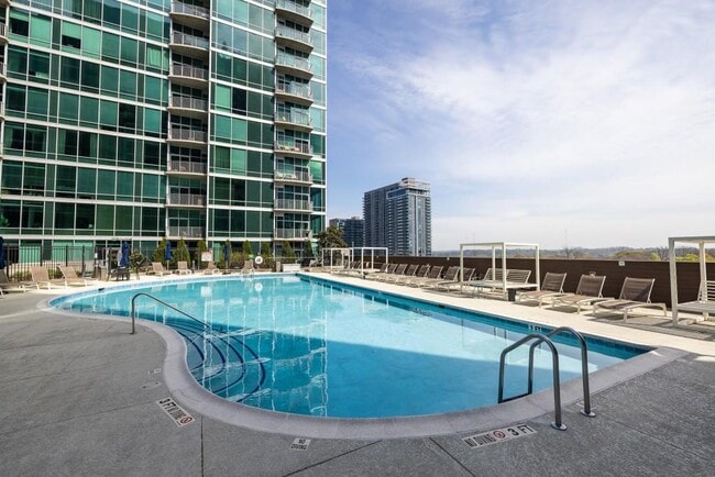 Building Photo - 943 Peachtree St NE