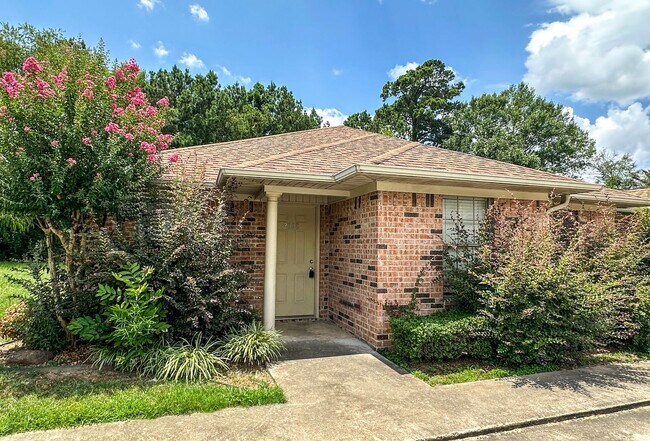 Primary Photo - 2316-2318 Red Branch Dr