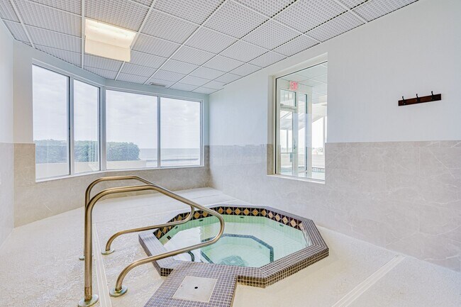 Building Photo - FURNISHED 2 Bedroom Condo in Daytona Beach...